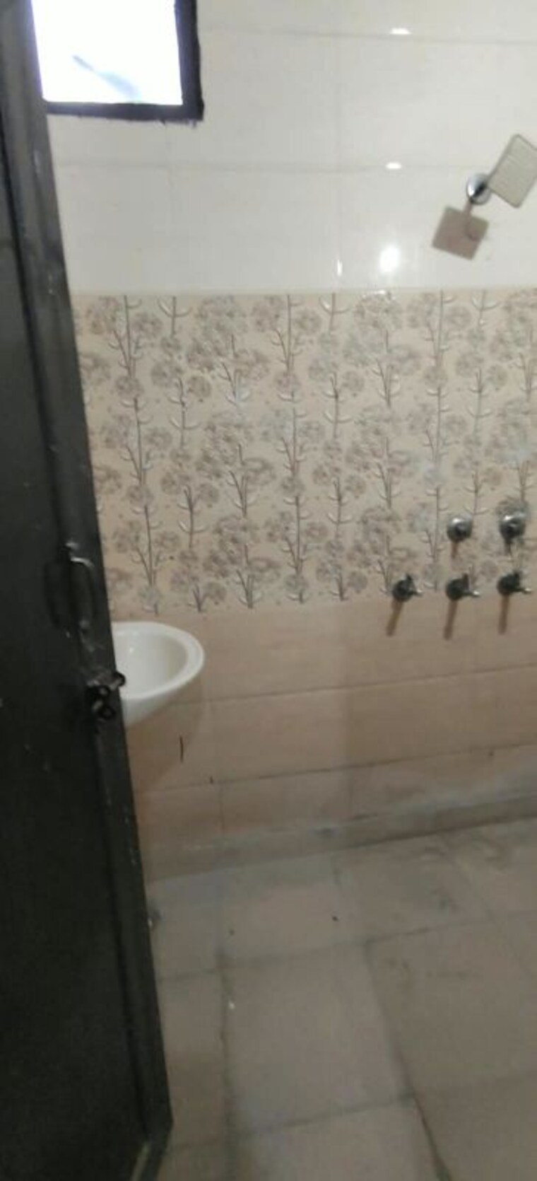 Bathroom, dwarka mor 1 Bedroom 40 Sq.Yd. Builder Floor In Dwarka Mor Delhi 10698597