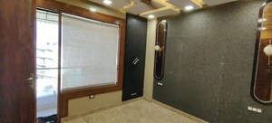 Room in 4 BHK Builder Floor at Dwarka Mor – for Rent
