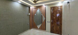 Room in 4 BHK Builder Floor at Dwarka Mor – for Rent