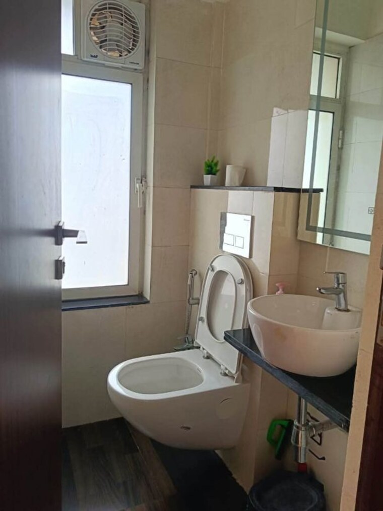 Bathroom, omkar-signet 1 Bedroom 500 Sq.Ft. Apartment In Malad East Mumbai 10713207