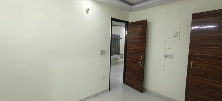 Room, dwarka mor 2 Bedroom 60 Sq.Yd. Builder Floor In Dwarka Mor Delhi 10698572