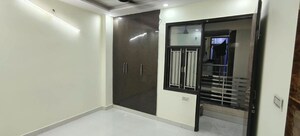 Room in 2 BHK Builder Floor at Dwarka Mor – for Rent