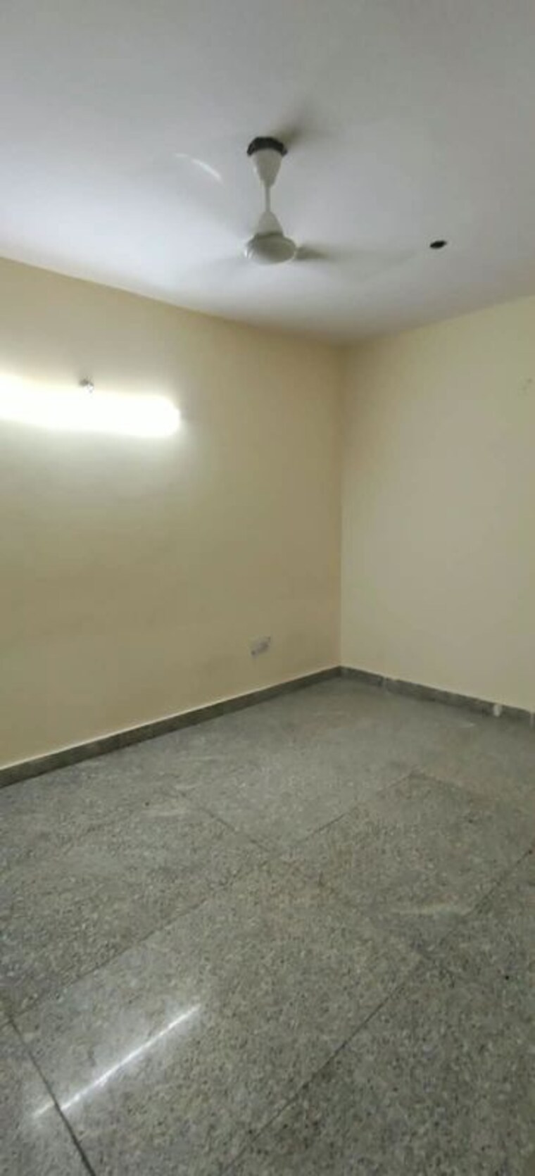 Room, dwarka mor 1 Bedroom 50 Sq.Yd. Builder Floor In Dwarka Mor Delhi 10698523