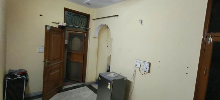 Living Room, dwarka mor 2 Bedroom 55 Sq.Yd. Builder Floor In Dwarka Mor Delhi 10698386