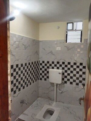 Bathroom in 3 BHK Apartment at Lalpur Chowk – for Rent