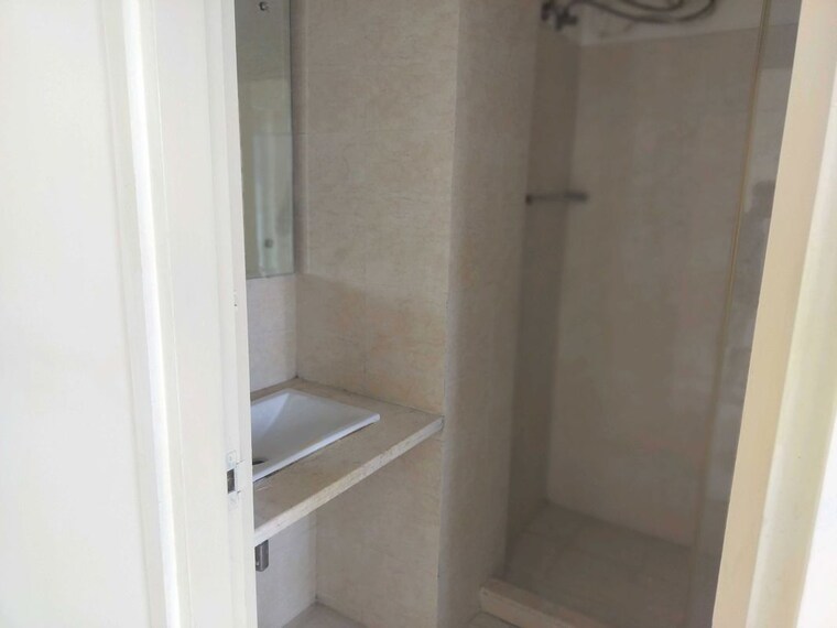 Bathroom, sector 22 3 Bedroom 1600 Sq.Ft. Builder Floor In Sector 22 Gurgaon 10713232