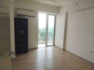 Room in 3 BHK Builder Floor at Sector 22 – for Rent