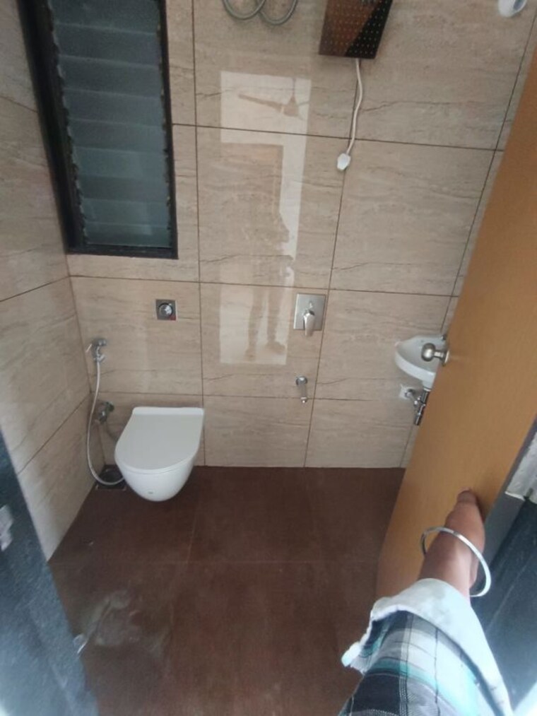 Bathroom, chandak-34-park-estate 2 Bedroom 617 Sq.Ft. Apartment In Goregaon West Mumbai 10713228
