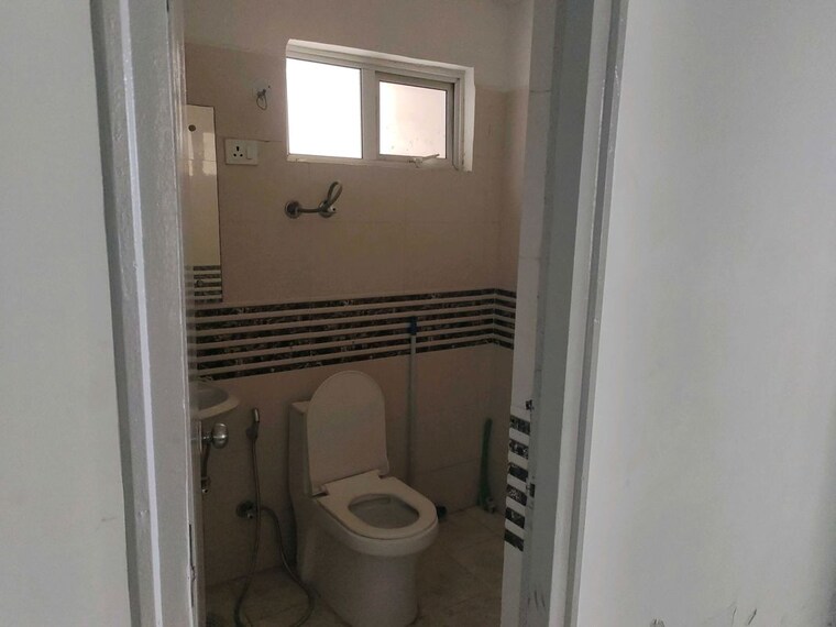 Bathroom, sector 21 2 Bedroom 1200 Sq.Ft. Builder Floor In Sector 21 Gurgaon 10713237