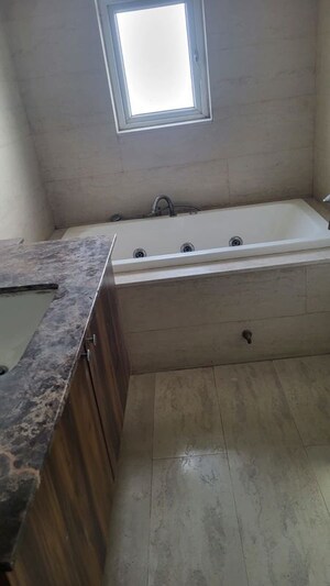 Attached Bathroom in 4 BHK Apartment at DLF Park Place, Sector 54 – for Rent
