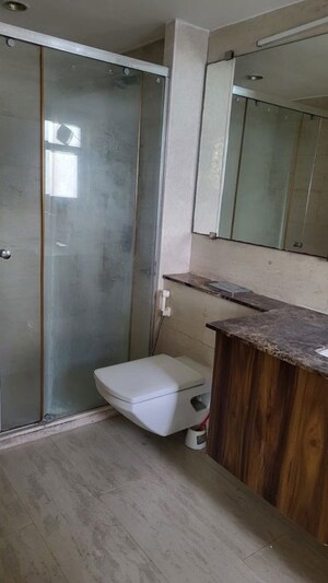 Bathroom in 4 BHK Apartment at DLF Park Place, Sector 54 – for Rent
