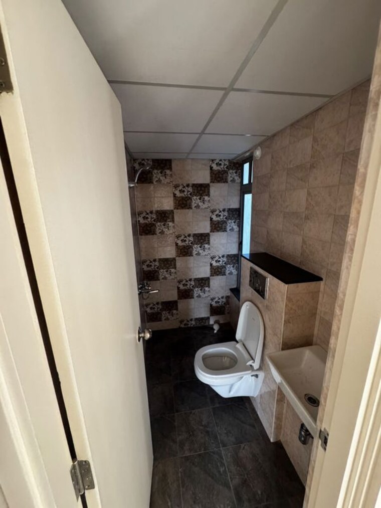 Bathroom, mahindra-happinest-tathawade-phase-1 2 Bedroom 702 Sq.Ft. Apartment In Tathawade Pune 10709608