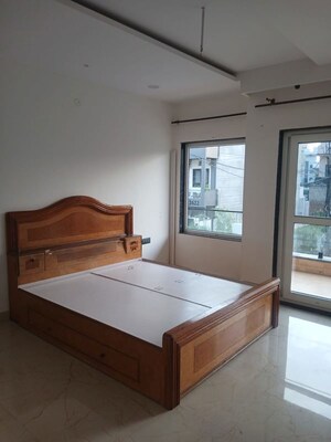 1 BHK Independent House For Rent in Sector 9