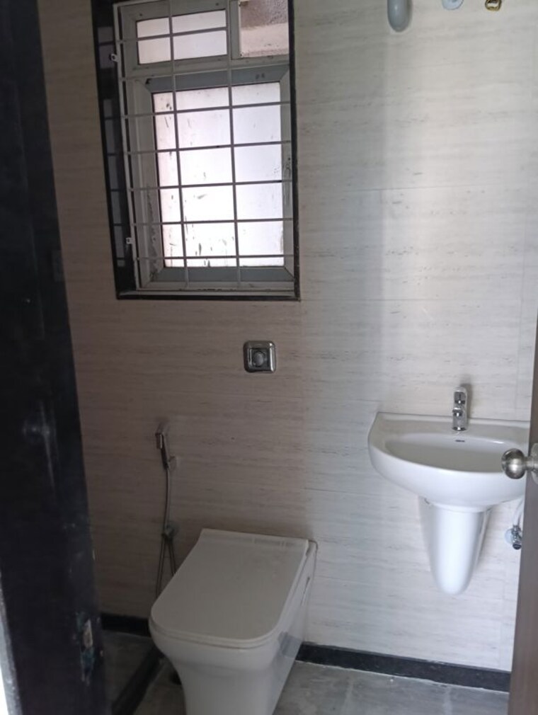 Bathroom, ashtavinayak-chs-jogeshwari 1 Bedroom 450 Sq.Ft. Apartment In Jogeshwari East Mumbai 10713246