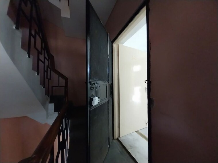 Bathroom, unitech-south-city-ii 3 Bedroom 1500 Sq.Ft. Builder Floor In Sector 50 Gurgaon 10713259