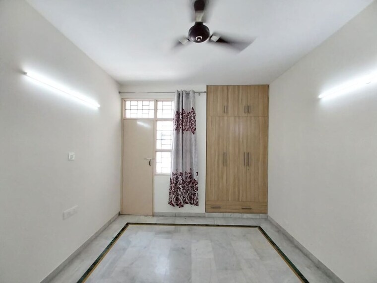 Room, unitech-south-city-ii 3 Bedroom 1500 Sq.Ft. Builder Floor In Sector 50 Gurgaon 10713259