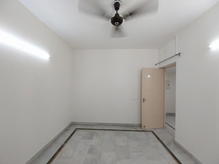 Room, unitech-south-city-ii 3 Bedroom 1500 Sq.Ft. Builder Floor In Sector 50 Gurgaon 10713259