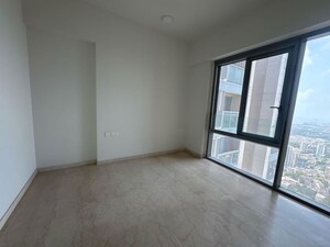 Room in 2 BHK Apartment at Piramal Aranya, Byculla – for Sale