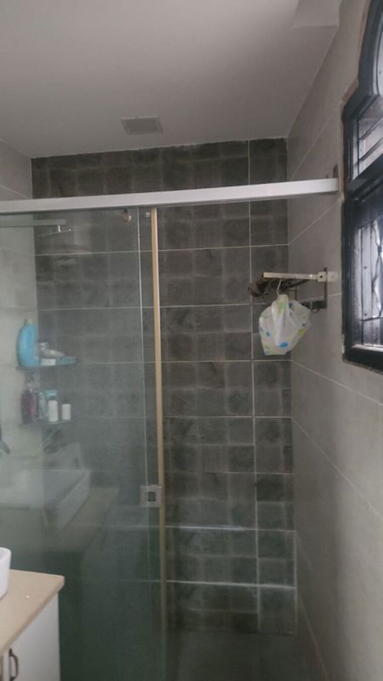 Bathroom, sector 36 3 Bedroom 2500 Sq.Ft. Independent House In Sector 36 Noida 10713245