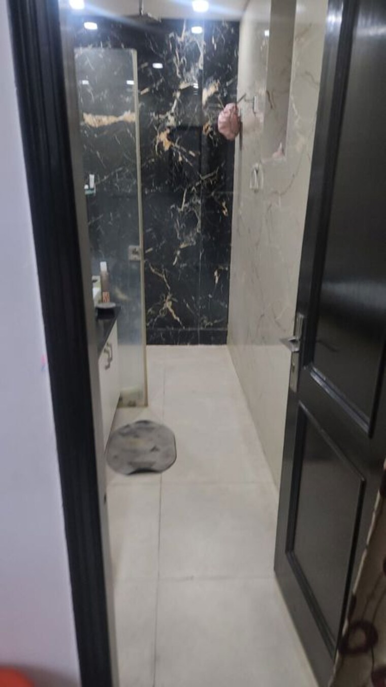 Bathroom, sector 36 3 Bedroom 2500 Sq.Ft. Independent House In Sector 36 Noida 10713245