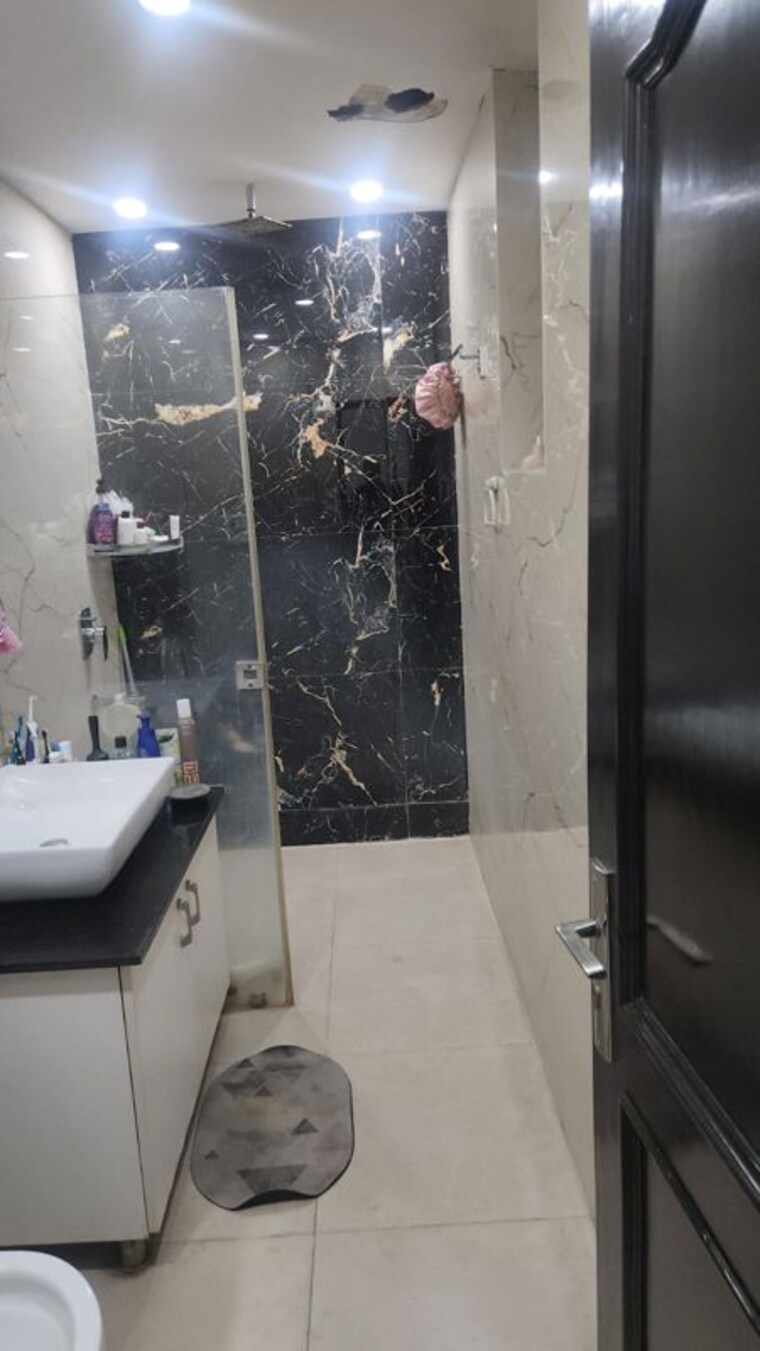 Bathroom, sector 36 3 Bedroom 2500 Sq.Ft. Independent House In Sector 36 Noida 10713245
