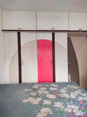 Room in 3 BHK Apartment at Dheeraj Valley, Goregaon East – for Rent