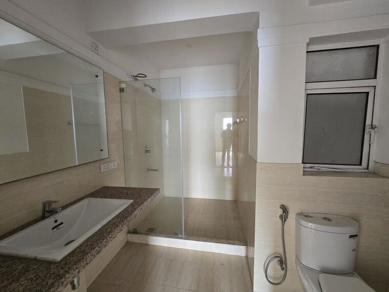 Bathroom, sector 23 3 Bedroom 1600 Sq.Ft. Builder Floor In Sector 23 Gurgaon 10713291