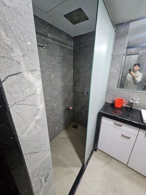  2.5 BHK Apartment at Kalpataru Towers, Kandivali East – for Sale