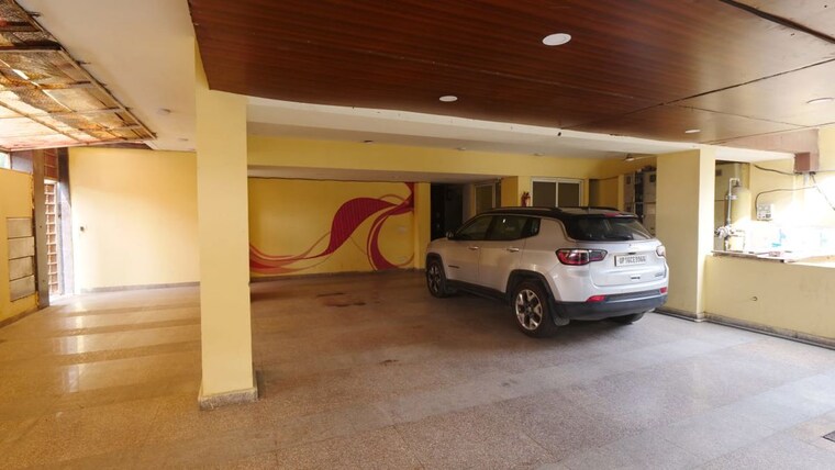  Parking, sector 36 3 Bedroom 32000 Sq.Ft. Independent House In Sector 36 Noida 10713272