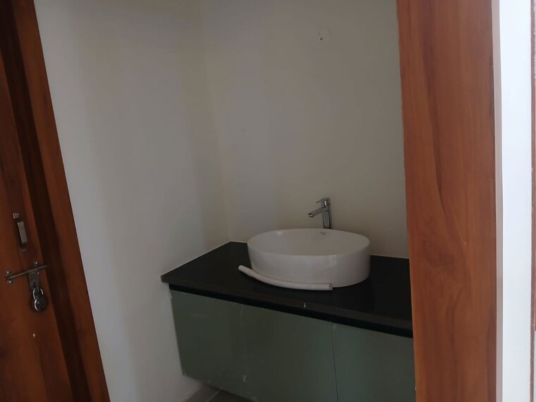 Bathroom, sector 9 3 Bedroom 200 Sq.Yd. Builder Floor In Sector 9 Hisar 10711069