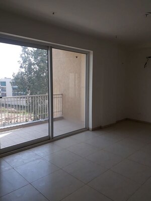 Room in 3 BHK Apartment at GHB Splande, Patiala Road – for Rent