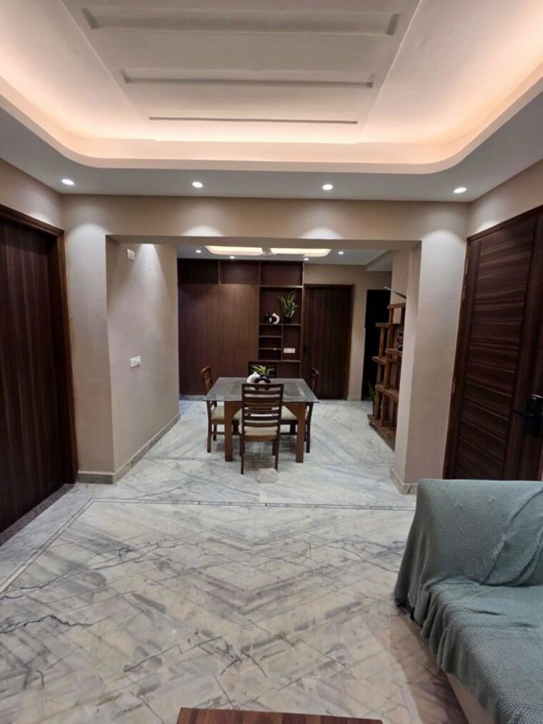  Parking, sector 23a 4 Bedroom 2200 Sq.Ft. Builder Floor In Sector 23a Gurgaon 10713324