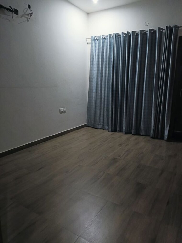 Room, sector 16 3 Bedroom 350 Sq.Yd. Independent House In Sector 16 Hisar 10711052