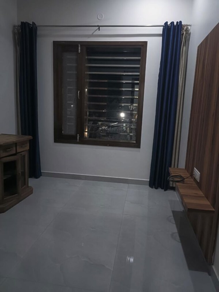 Room, sector 16 3 Bedroom 350 Sq.Yd. Independent House In Sector 16 Hisar 10711052