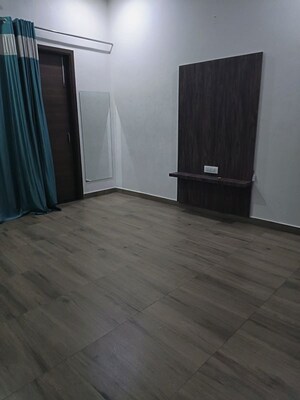 Room in 3 BHK Independent House at Sector 16 – for Rent