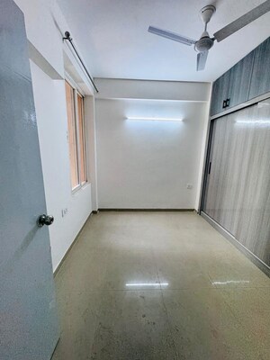 Room in 2 BHK Builder Floor at Sector 21 – for Rent