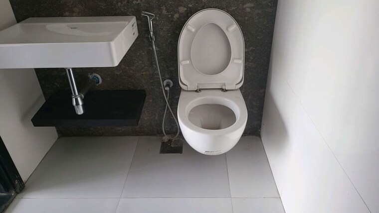 Bathroom, lodha-ncp-commercial-tower-supremus 2 Bedroom 980 Sq.Ft. Apartment In Wadala Mumbai 10713345