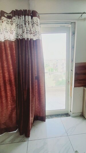 Bedroom in 4 BHK Builder Floor at Sector 9 – for Rent