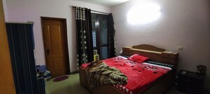 Bedroom in 2.5 BHK Builder Floor at Vipul World Plots, Sector 48 – for Rent