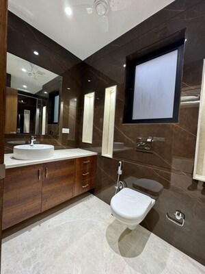 Attached Bathroom in 4 BHK Builder Floor at Dlf Phase I – for Rent