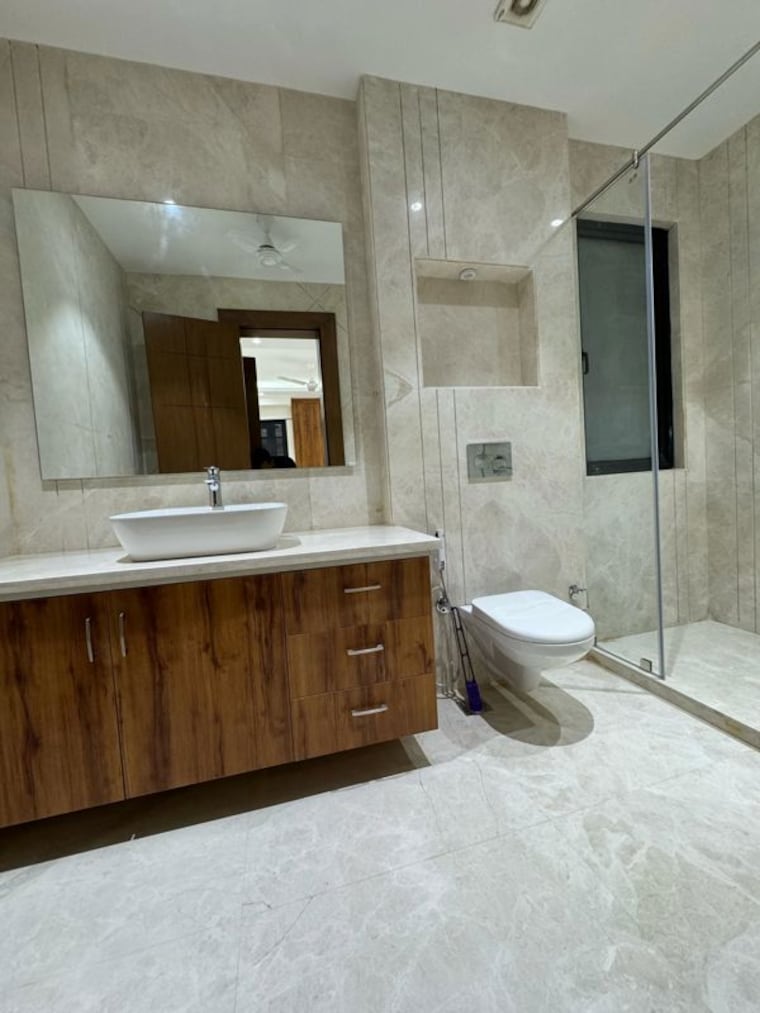 Attached Bathroom, dlf phase i 4 Bedroom 2844 Sq.Ft. Builder Floor In Dlf Phase I Gurgaon 10713360