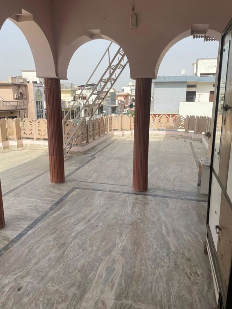  Parking, sector 14 Pg For Boys & Girls In Sector 14 10710989