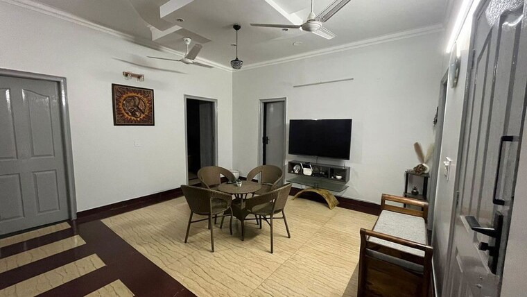 Team Area, sector 23a 3 Bedroom 1500 Sq.Ft. Builder Floor In Sector 23a Gurgaon 10713366