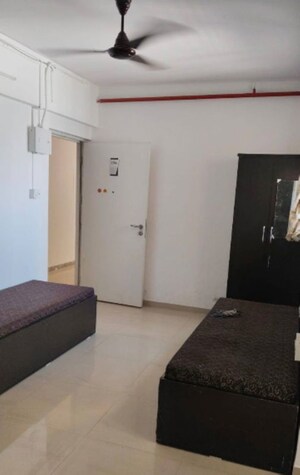 Room in  Pg at Vartak Nagar – for Rent