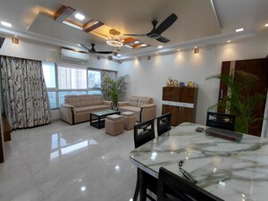 Team Area in 2 BHK Apartment at Dadar East – for Sale