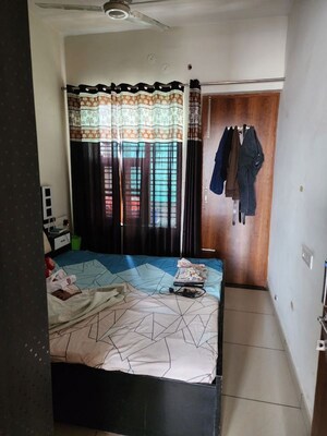 Bedroom in 2 BHK Apartment at Sector 16 – for Rent