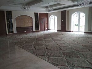 Parking in 3 BHK Builder Floor at Sector 23 – for Rent