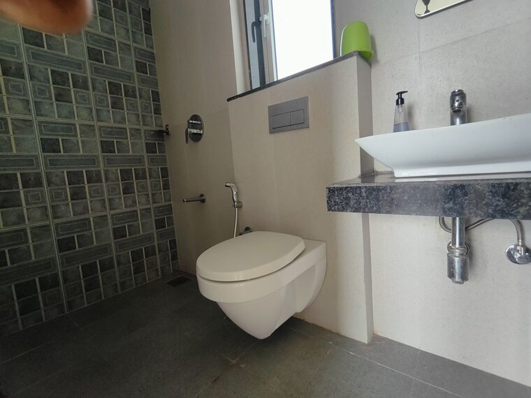 Bathroom, sheth-zuri 2 Bedroom 640 Sq.Ft. Apartment In Laxmi Nagar Thane 10713399