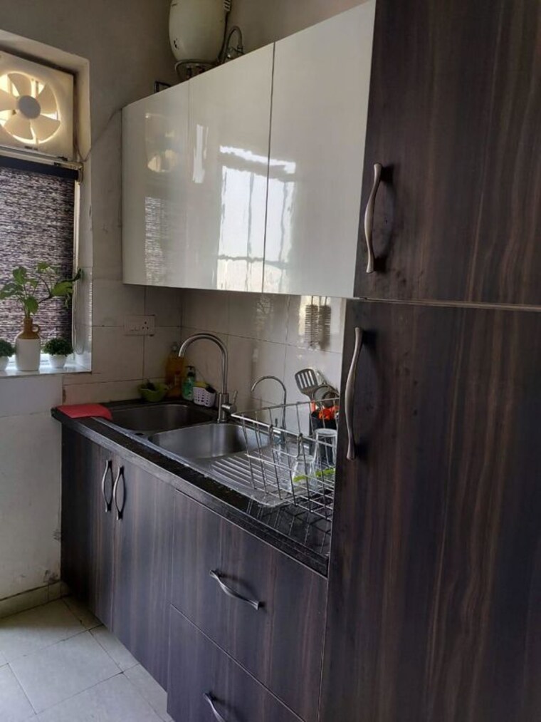 Kitchen, sector 21 3 Bedroom 1600 Sq.Ft. Builder Floor In Sector 21 Gurgaon 10713412