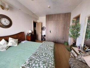 Bedroom in 3 BHK Builder Floor at Sector 21 – for Rent